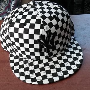 Checkered yankees fitted new era hat